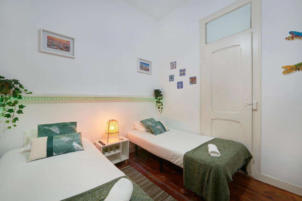 Brand New Hostel Anjos Lisbon Exterior photo
